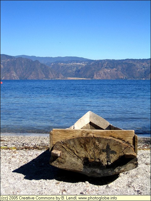 Dug-Out at the Atitln Lake