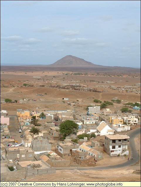 Monte Leste seen from Monte Curral