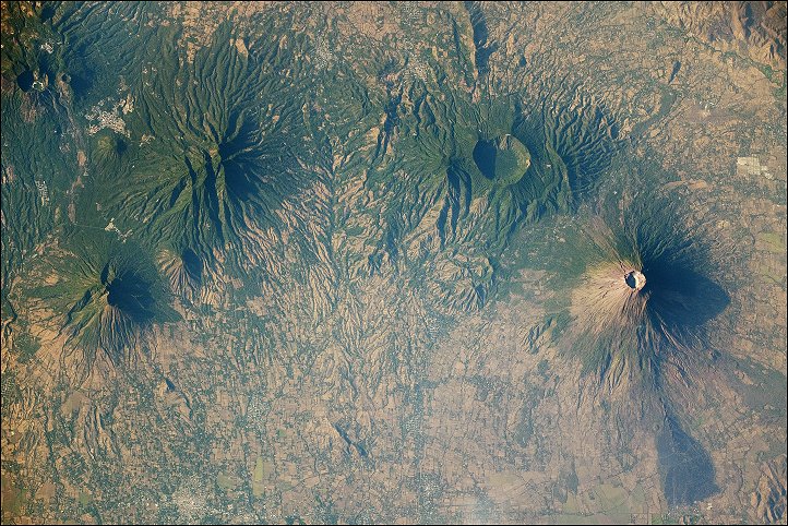Volcanoes near Usulután
